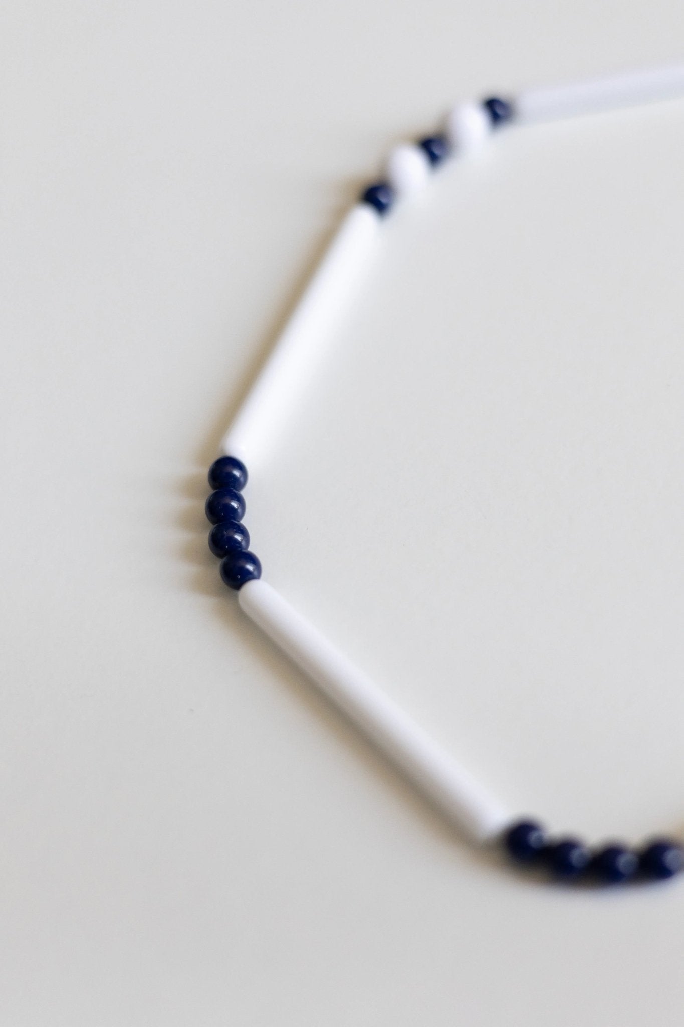 Collier Céleste blanc et marine - Maison Zélie