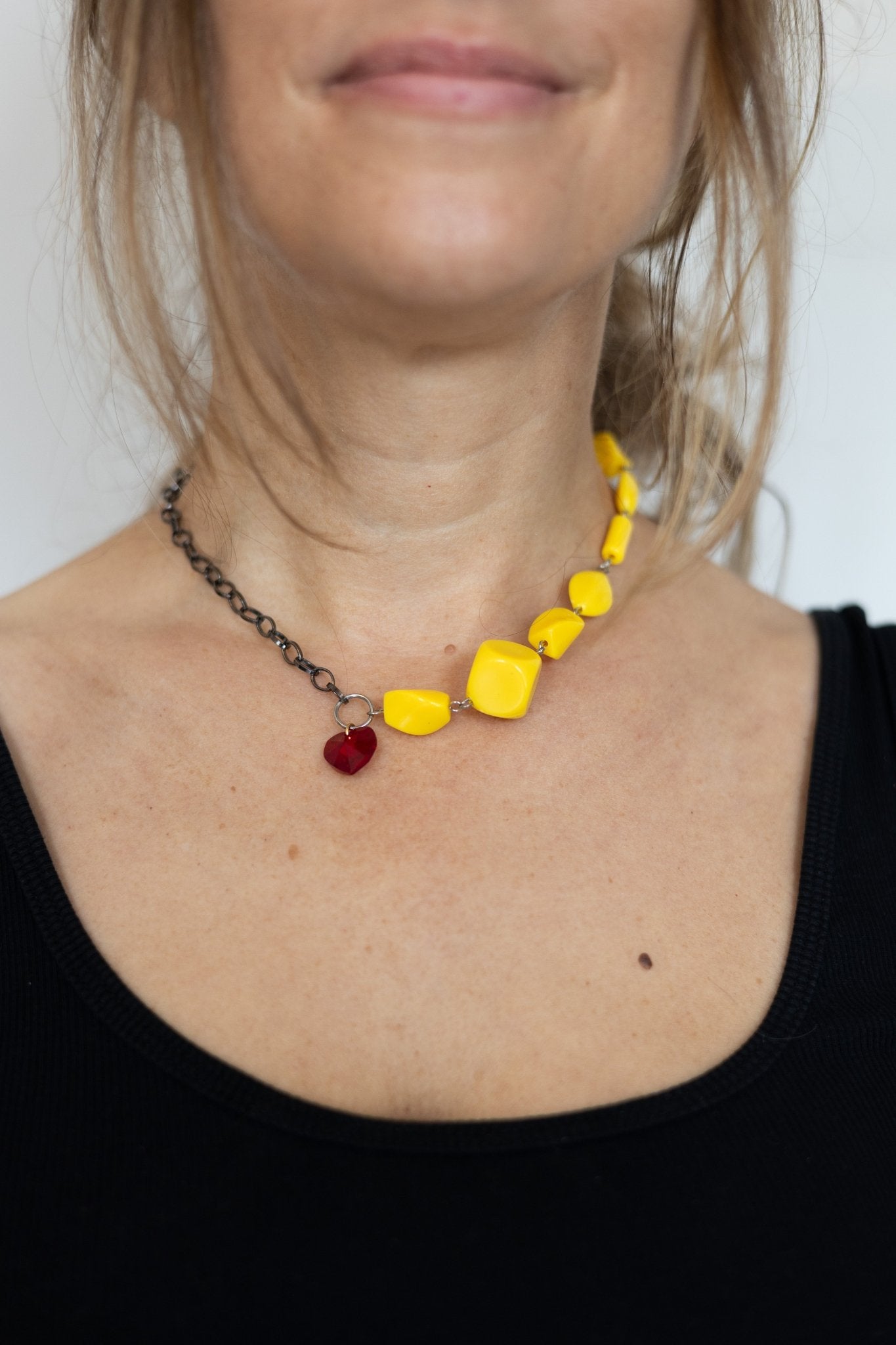 Collier Cœur grenat & jaune pop - Maison Zélie