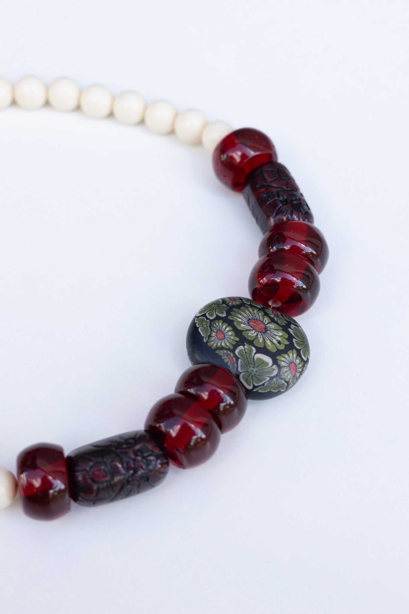 Collier en perles Fleur de Grenat - Maison Zélie