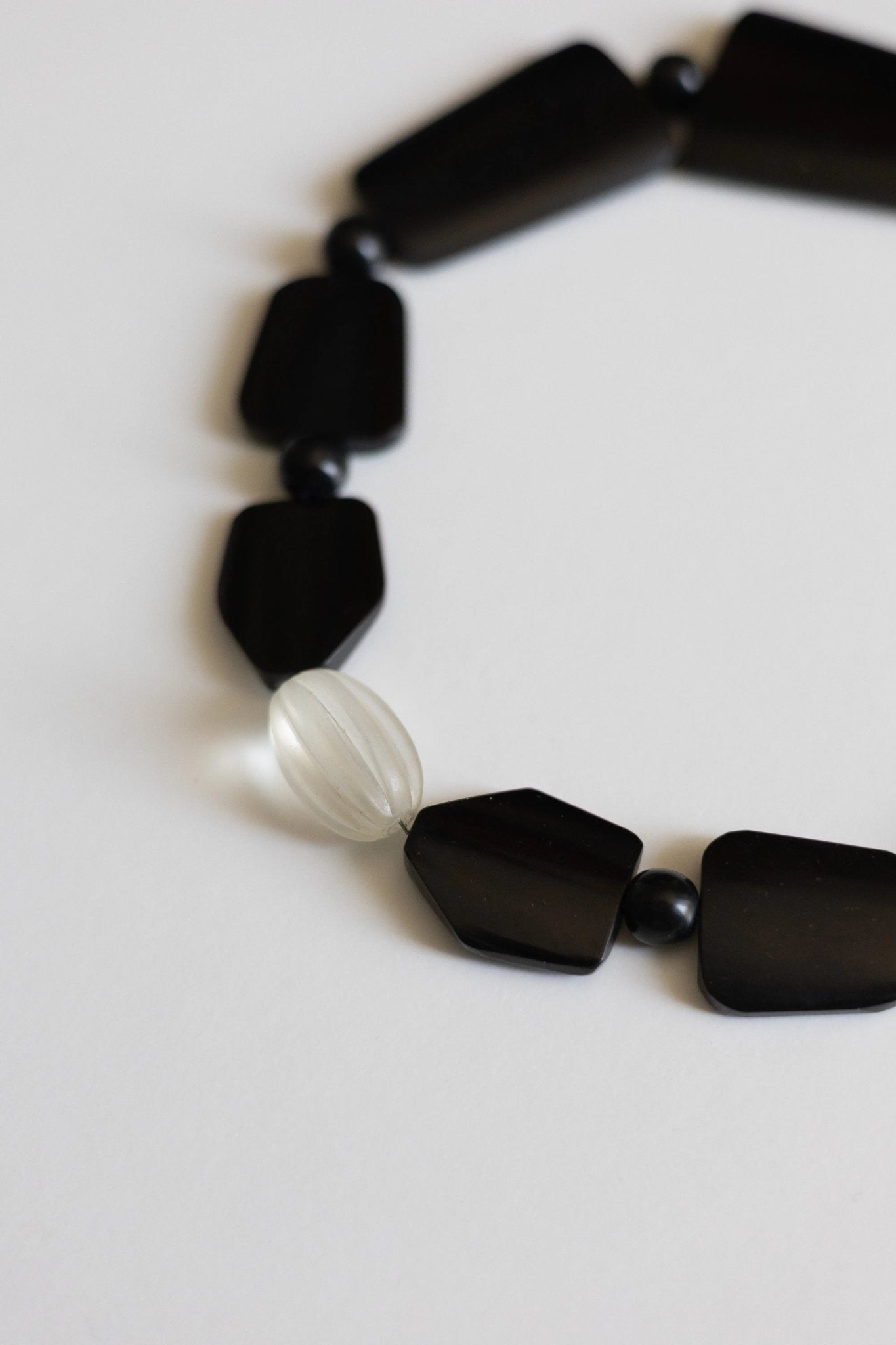 Collier Noir Sculpture - Maison Zélie