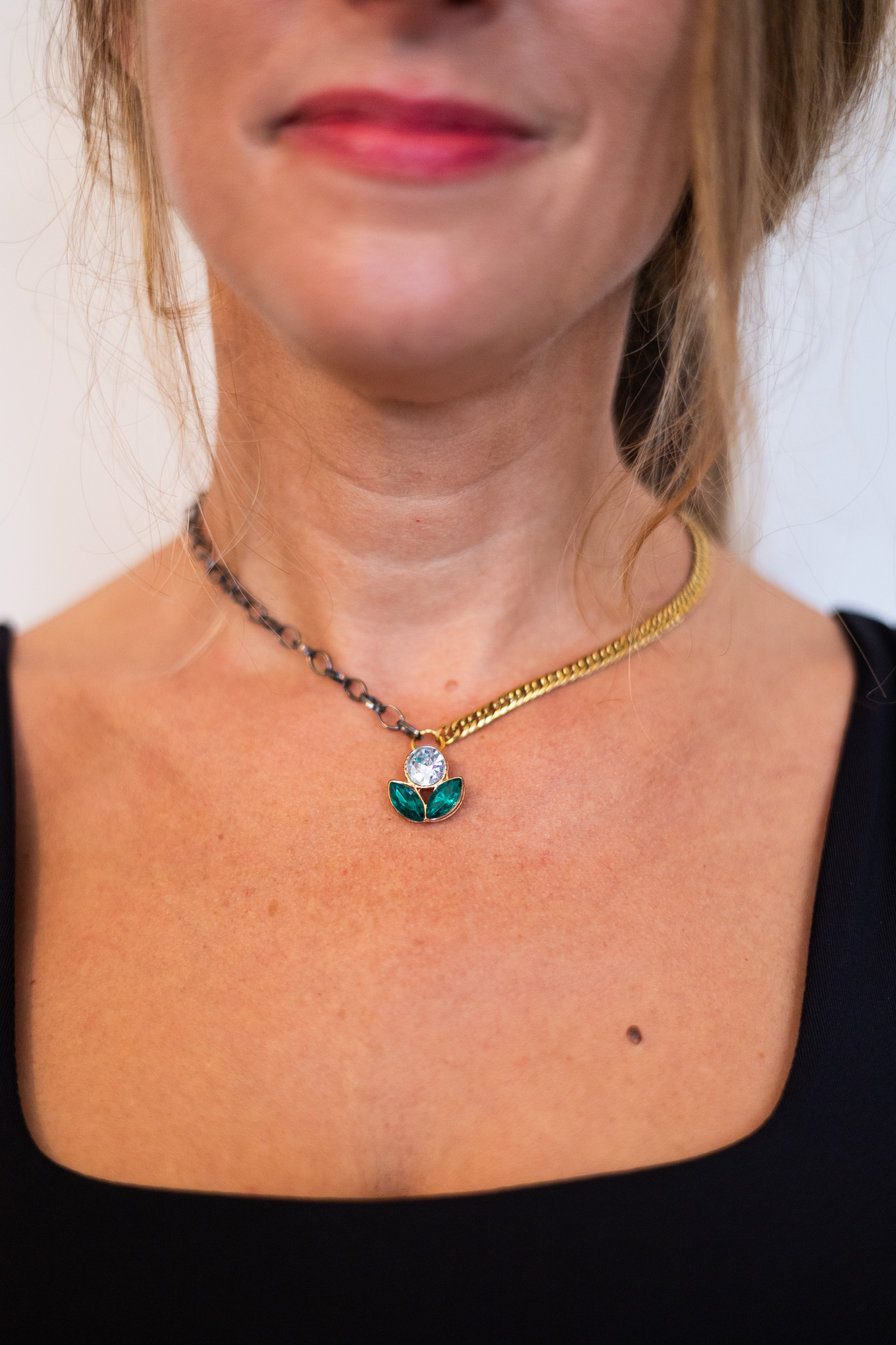Collier upcyclé chaîne Feuille précieuse