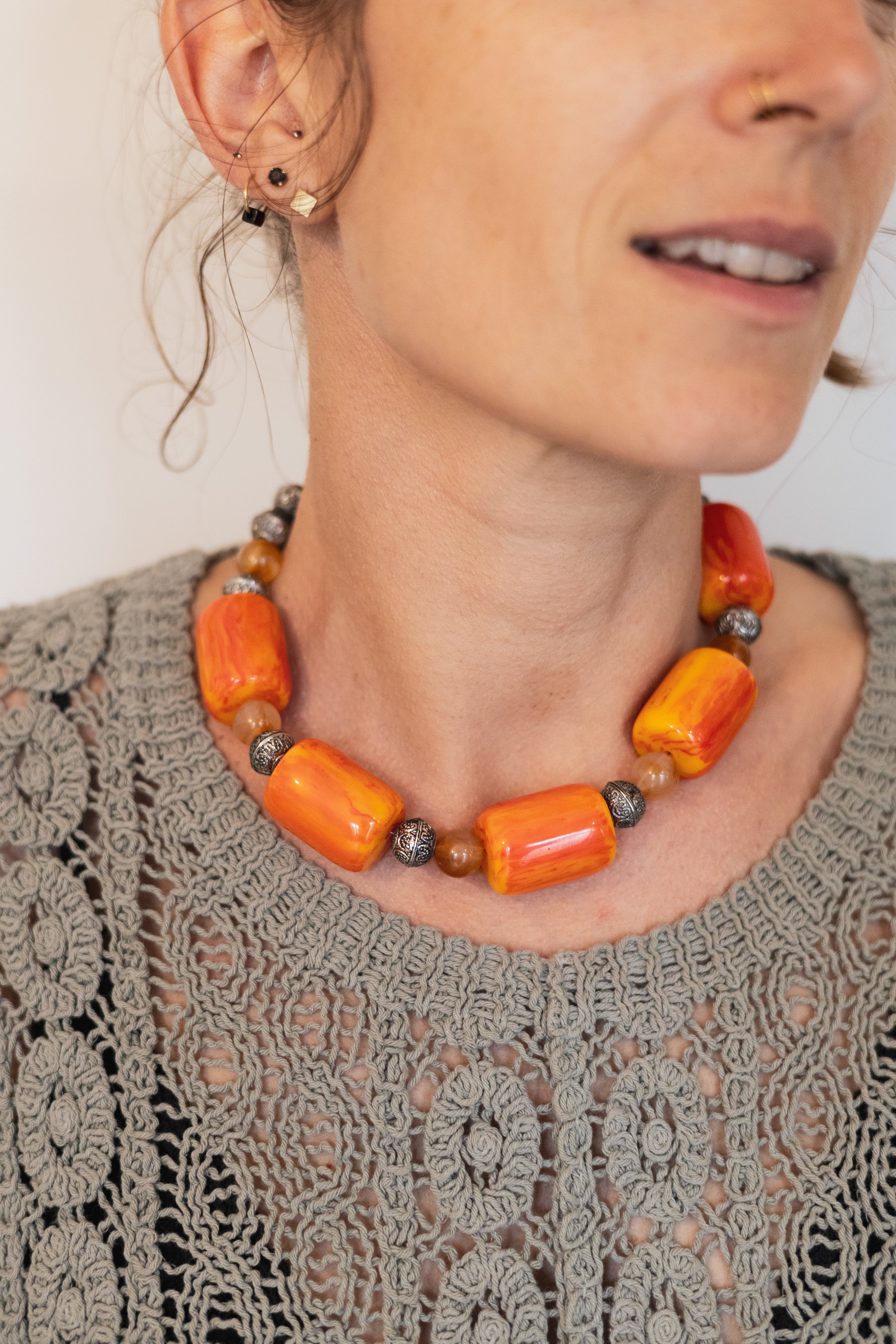 Collier upcyclé en perles Feu Sacré