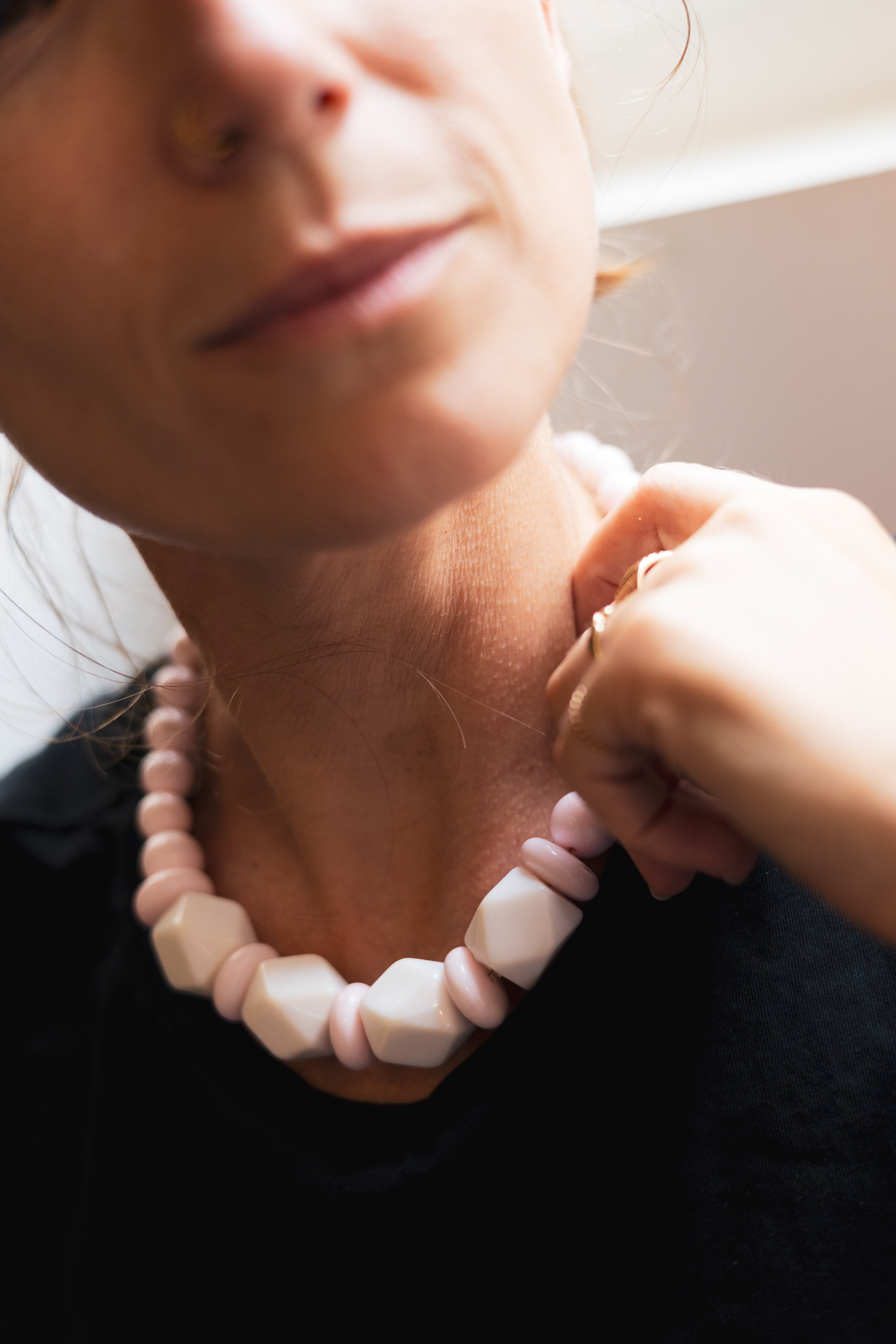 Collier upcyclé en perles Lait Fraise