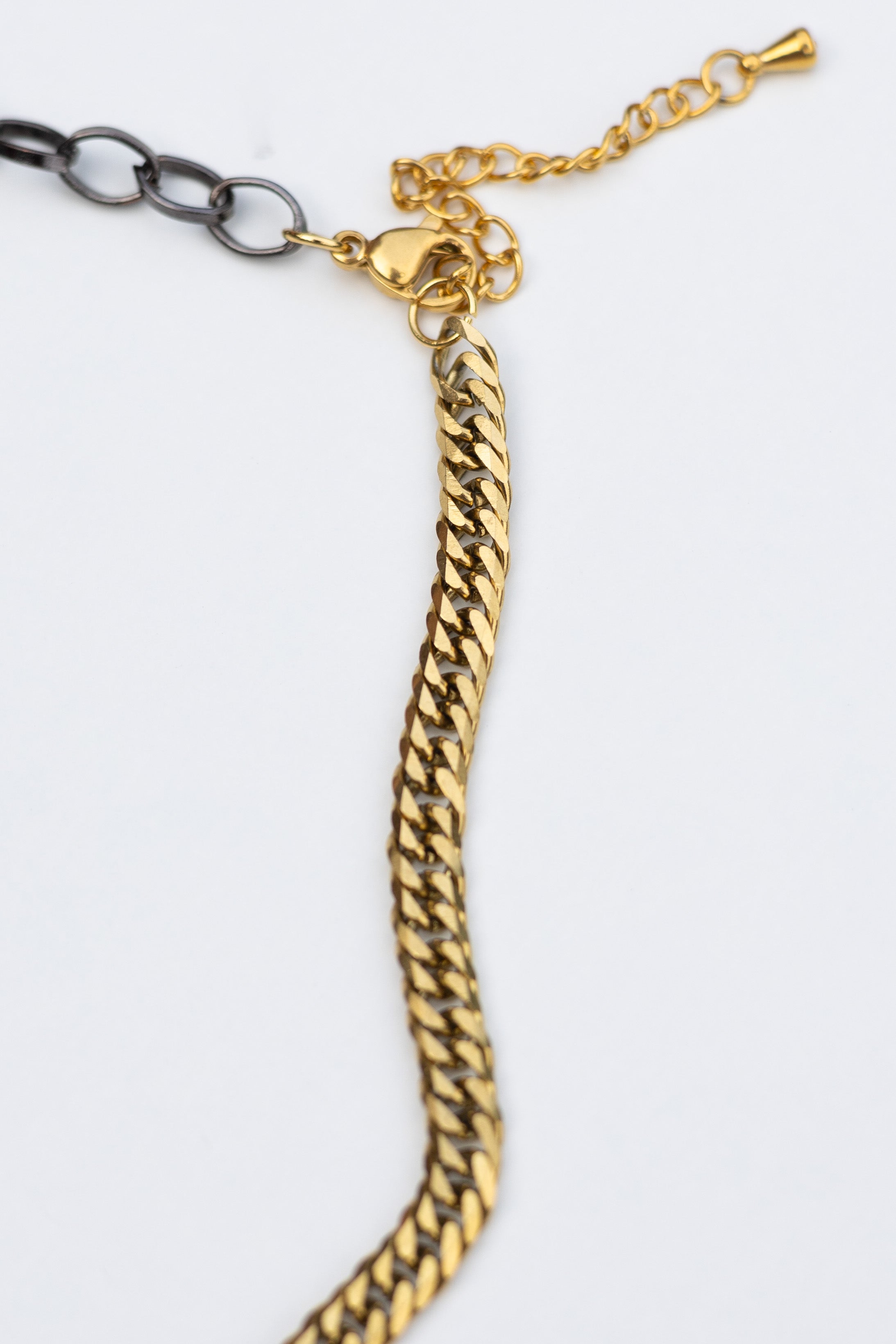 Collier upcyclé chaîne Feuille précieuse