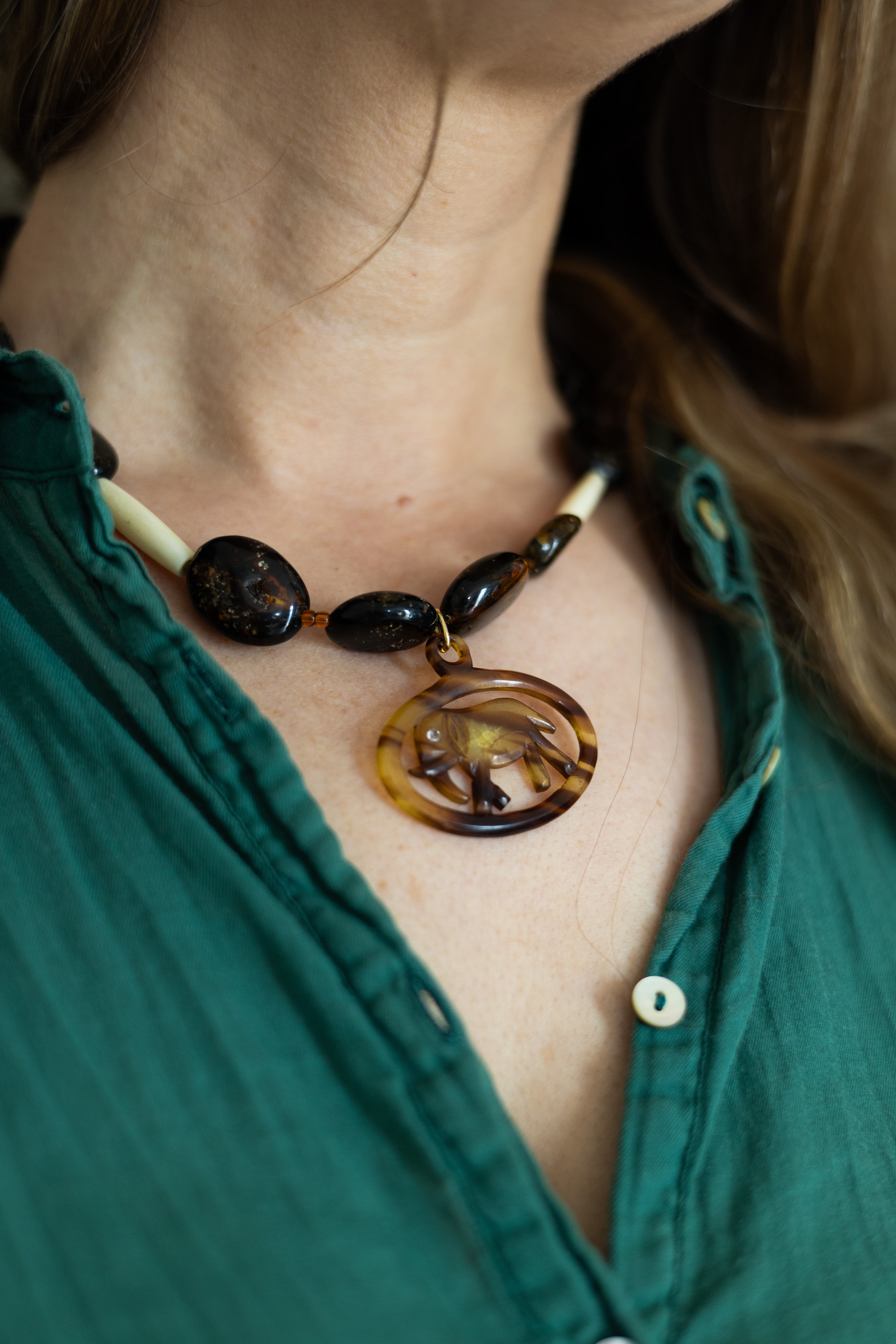 Collier upcyclé en perles Éléphant Totem