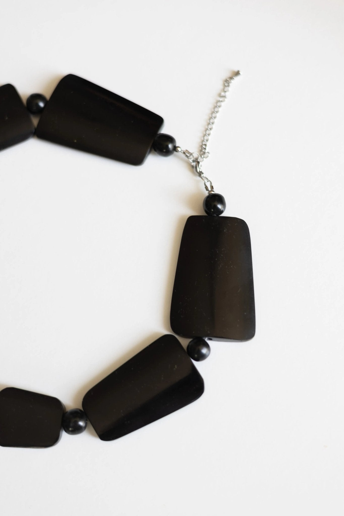 Collier Noir Sculpture - Maison Zélie