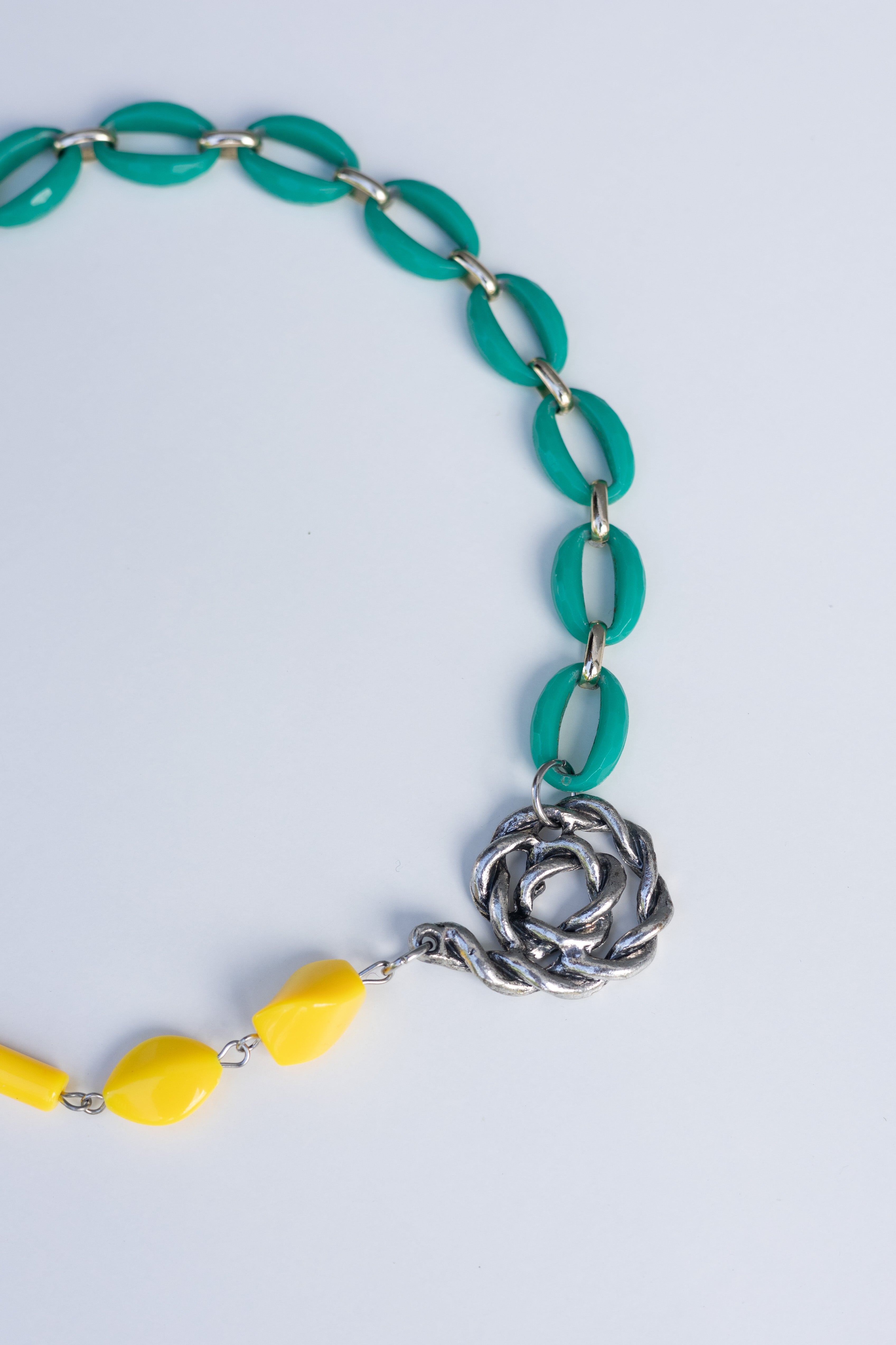 Collier Jardin Graphique