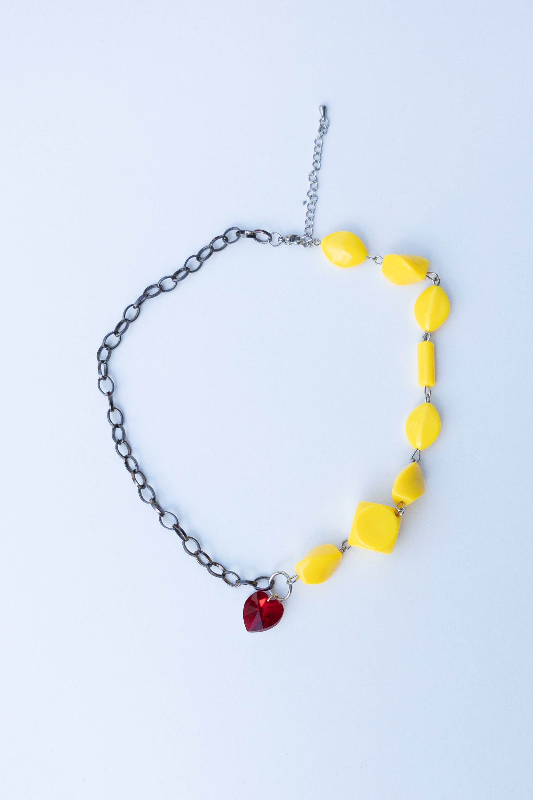Collier Cœur grenat & jaune pop