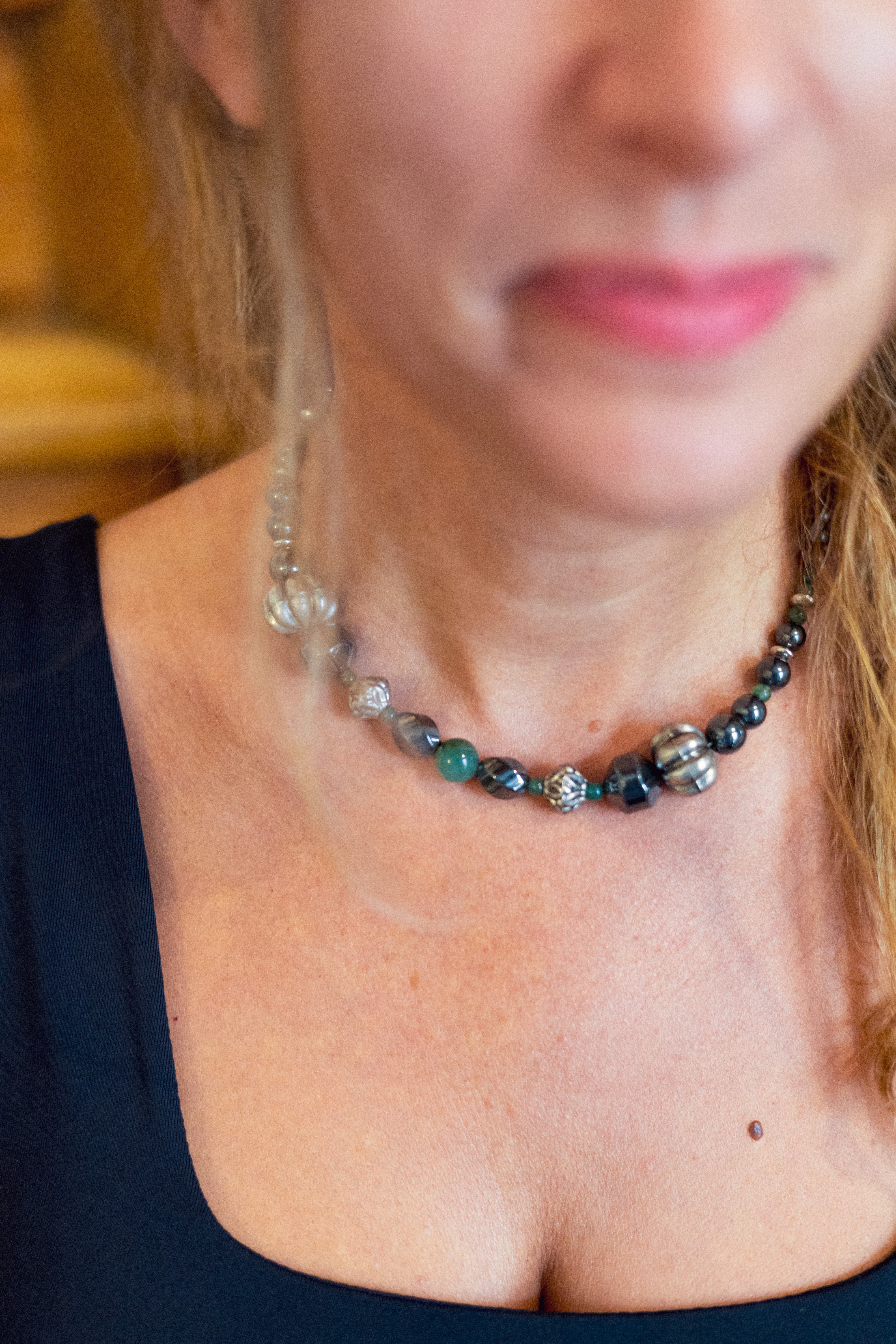 Collier upcyclé en perles Forêt magnétique