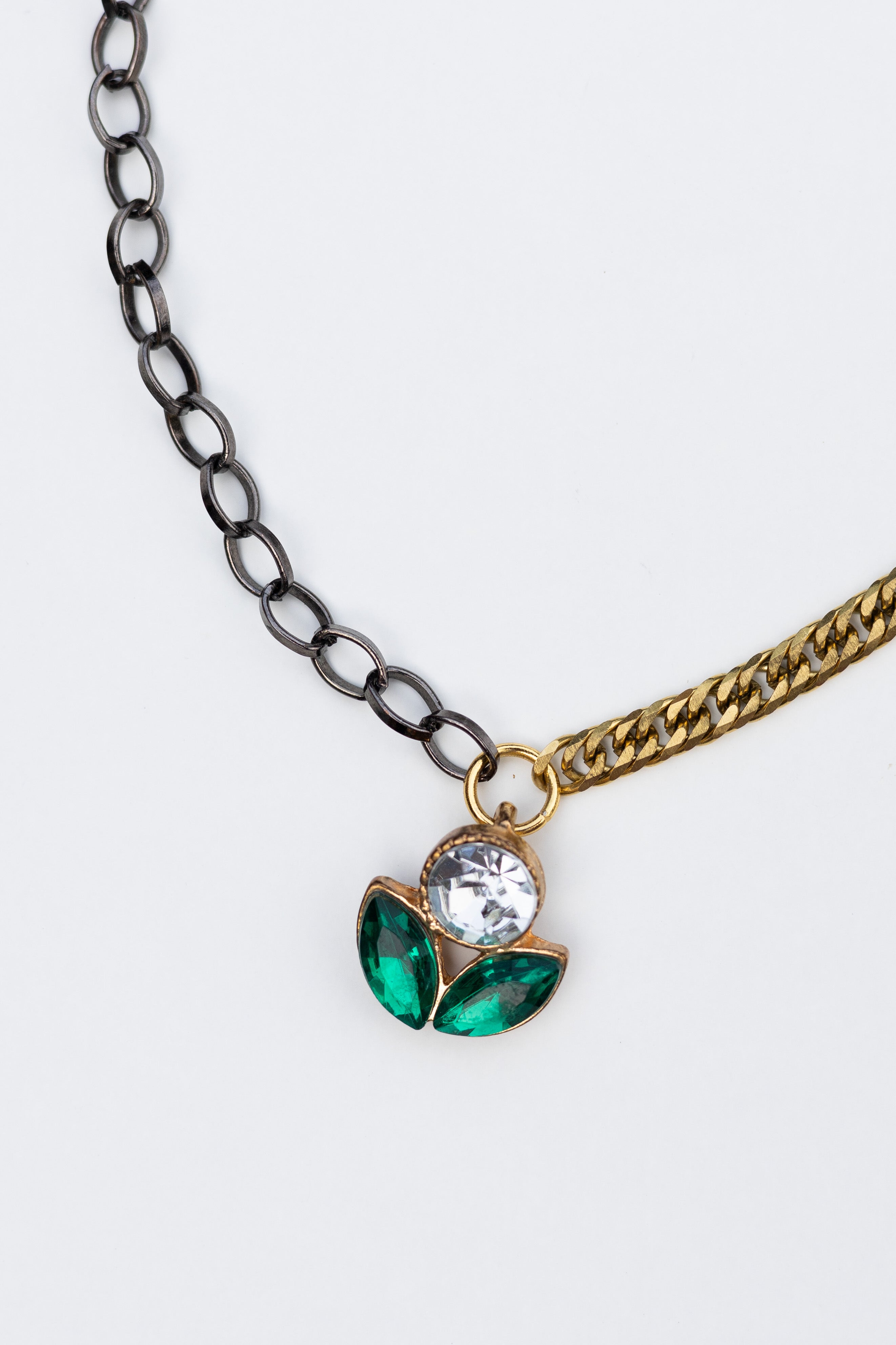 Collier upcyclé chaîne Feuille précieuse