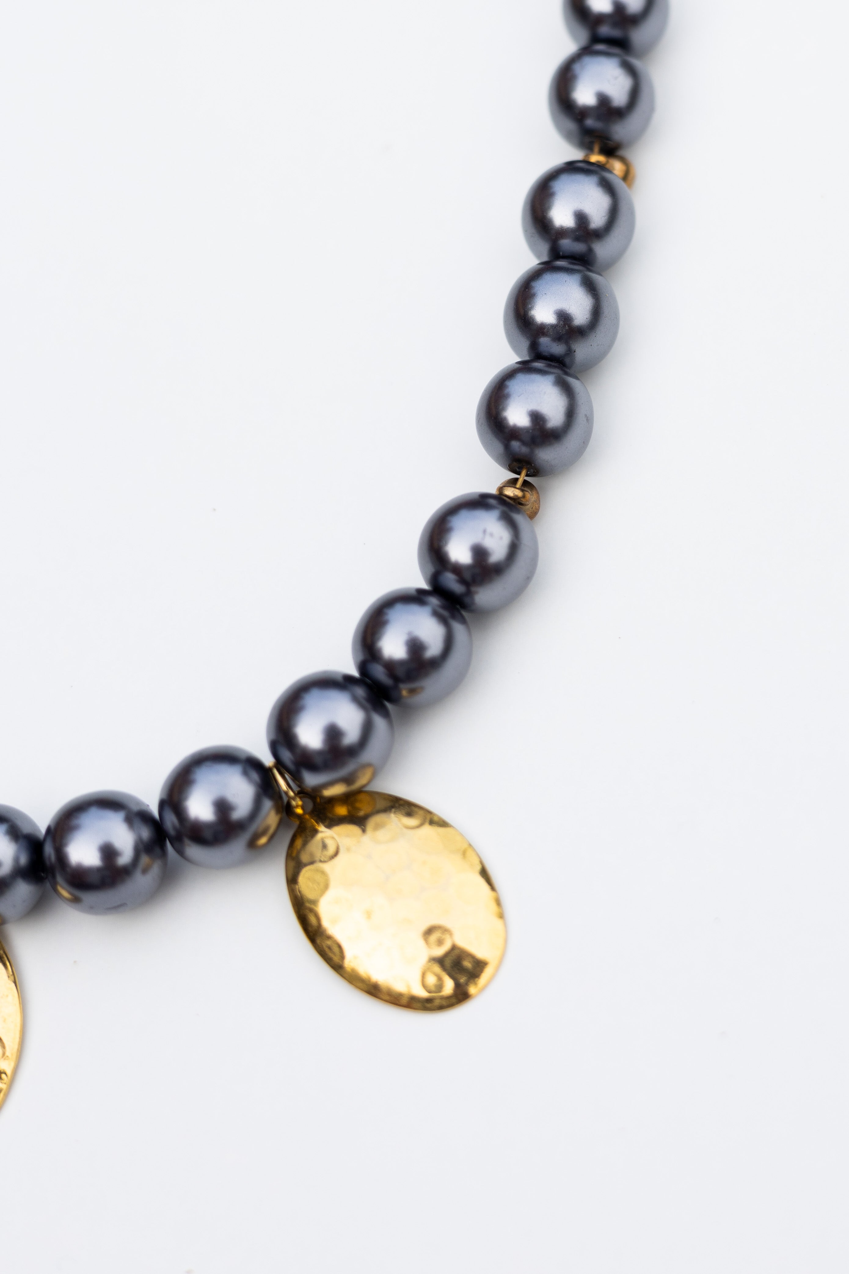 Collier upcyclé en perles Soleil noir